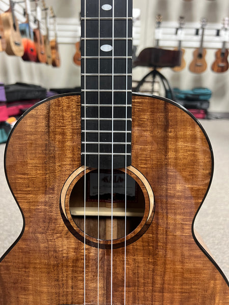 KALA KA-CT-SA-BG Solid Acacia Baritone Ukulele w/Case - Contour Series