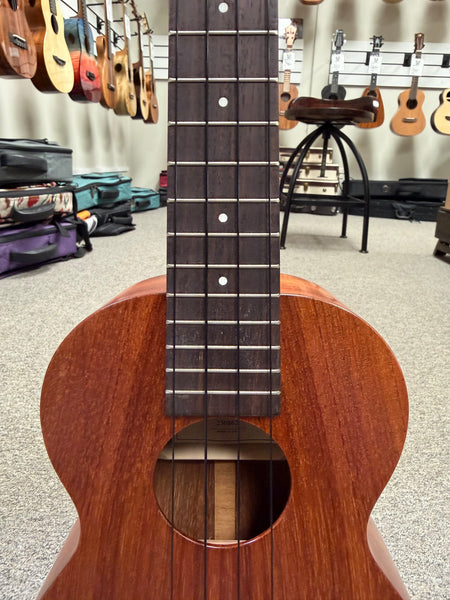 Kamaka HF-2 Solid Koa Concert Ukulele w/Case - Made in Hawaii !!