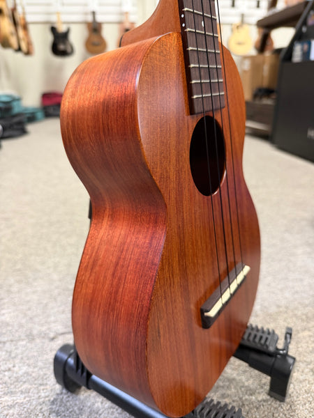 Kamaka HF-2 Solid Koa Concert Ukulele w/Case - Made in Hawaii !!