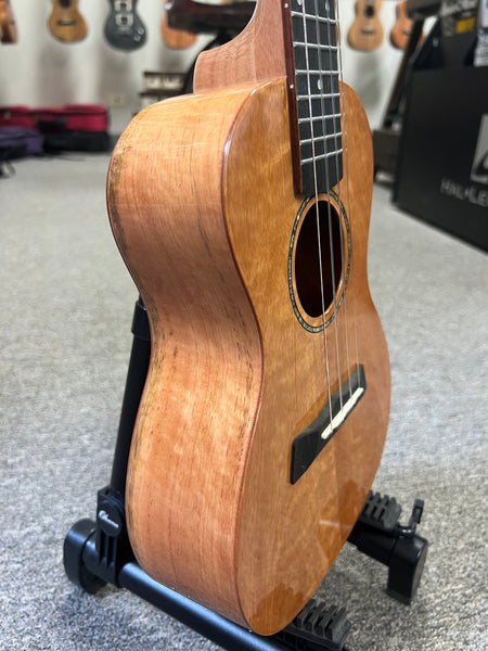 Makaio MSMC-10 Spalted Mango Concert Ukulele w/Case