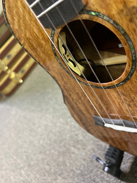 Makaio MSMT-20E Solid Spalted Mango Tenor Ukulele w/Case #1 - Rosewood Comfort Armrest