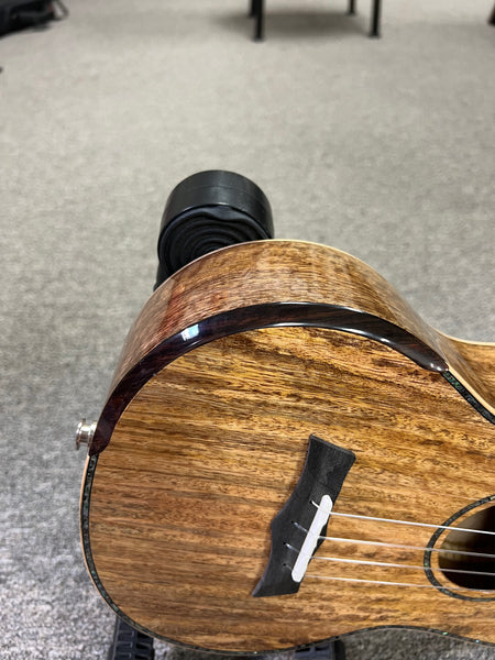 Makaio MSMT-20E Solid Spalted Mango Tenor Ukulele w/Case #1 - Rosewood Comfort Armrest