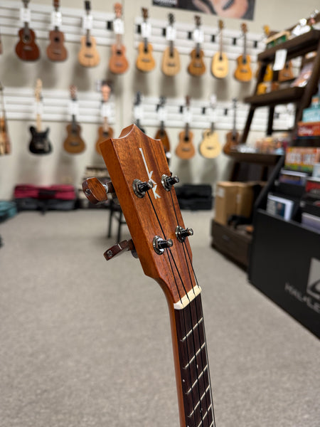 Kamaka HF-3 Solid Koa Tenor Ukulele w/Case - Made in Hawaii !!
