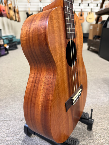 Kamaka HF-4 Solid Koa Baritone Ukulele w/Case - Made in Hawaii !!