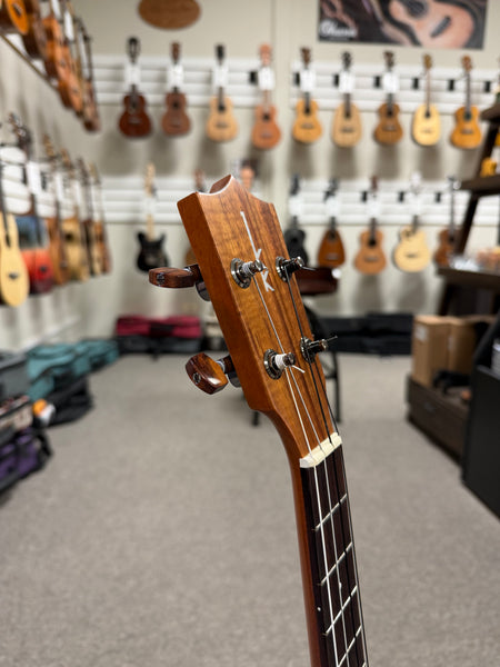 Kamaka HF-4 Solid Koa Baritone Ukulele w/Case - Made in Hawaii !!