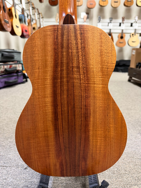 Kamaka HF-4 Solid Koa Baritone Ukulele w/Case - Made in Hawaii !!