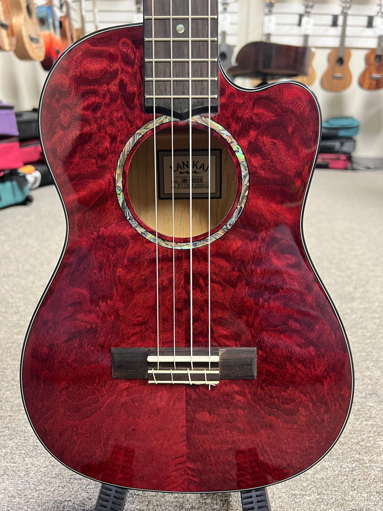 LANIKAI QM-RDCEB Quilted Maple Electric Baritone Ukulele w/Case - Transparent Red