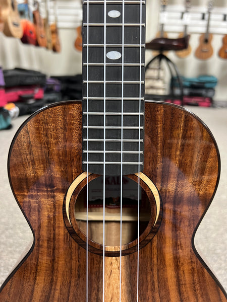 KALA KA-CT-SA-TG Solid Acacia Tenor Ukulele W/Case - Contour Series