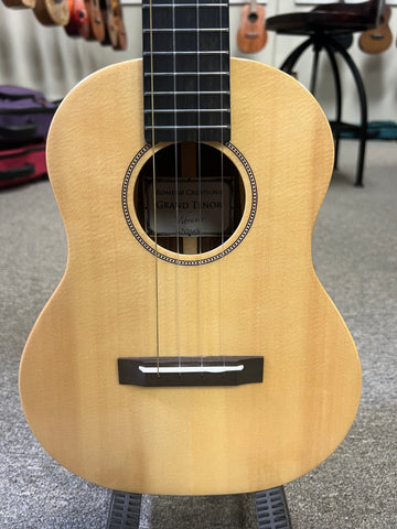 Romero Creations Solid Spruce/Pau Ferro Vibrante Grand Tenor Ukulele w/Case - GT-V-SP