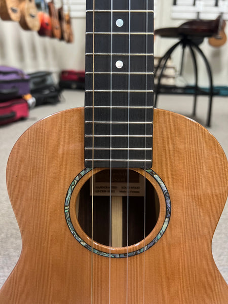 Romero Creations Solid Cedar/Rosewood Grand Tenor Ukulele w/Case - RC-GT-CRW