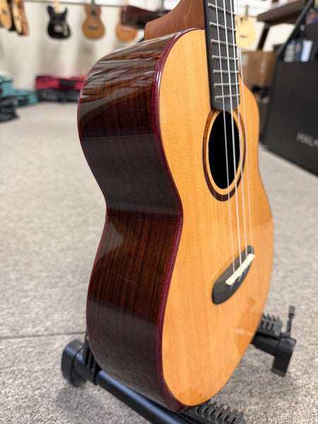 KALA KA-CT-SSRW-TG Solid Spruce/Rosewood Tenor Ukulele w/Case - Contour Series