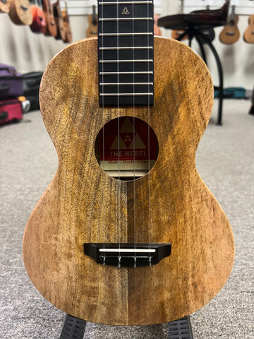Rebel Double Creme Solid Mango Concert Ukulele w/Case - Matte Finish