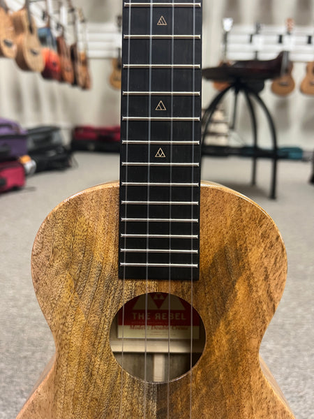 Rebel Double Creme Solid Mango Concert Ukulele w/Case - Matte Finish