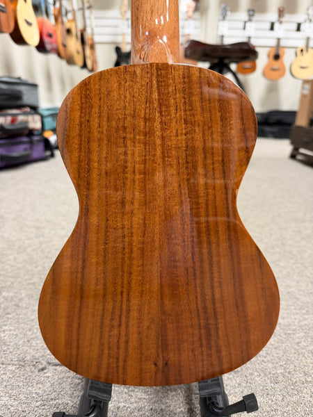Makaio MKC-10 Koa Concert Ukulele w/Case