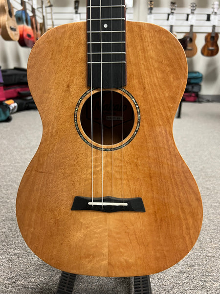 Makaio MSMB-10 Spalted Mango Baritone Ukulele w/Case