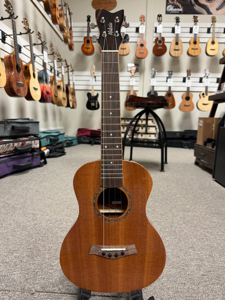 Makaio MMT-10 Mahogany Tenor Ukulele w/Case