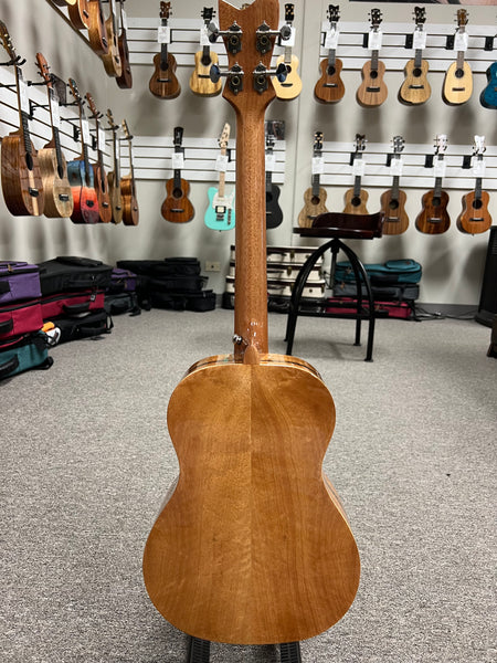 Makaio MSMB-10 Spalted Mango Baritone Ukulele w/Case