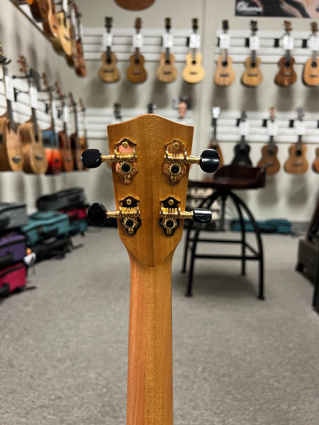 Pono TE-MDBK Mango Deluxe Black Tenor Electric Solid Body Ukulele w/Case