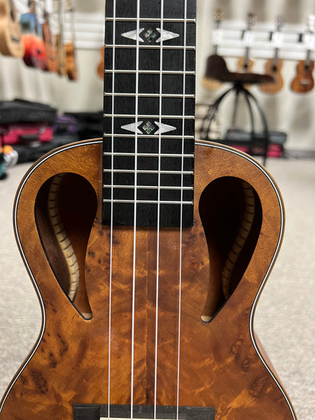 AMAHI C-10 African Burl Concert Ukulele w/Case