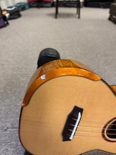 OHANA TK-6 Solid Spruce/Acacia Tenor Ukulele w/Comfort Armrest