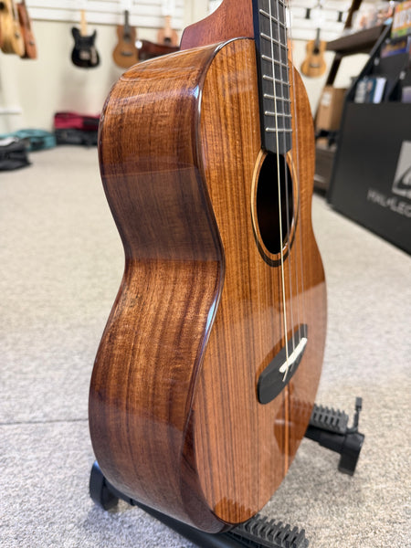 KALA KA-CT-SA-BG Solid Acacia Baritone Ukulele w/Case #1 - Contour Series