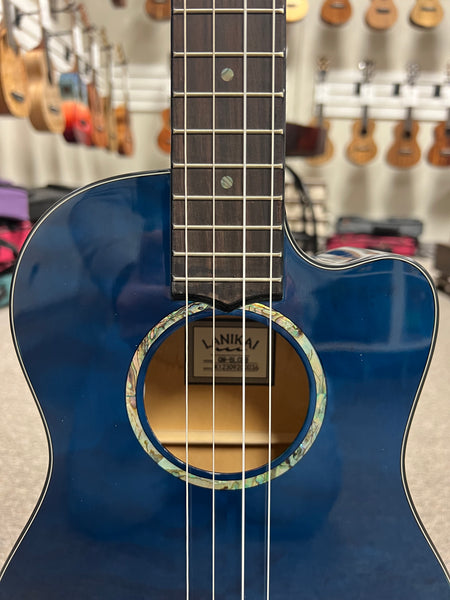 LANIKAI QM-BLCEB Quilted Maple Electric Baritone Ukulele w/Case - Transparent Blue