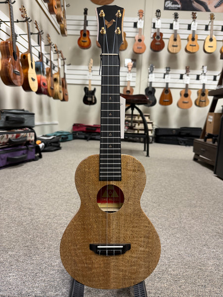 Rebel Double Creme Solid Mango Concert Ukulele w/Case - Matte Finish