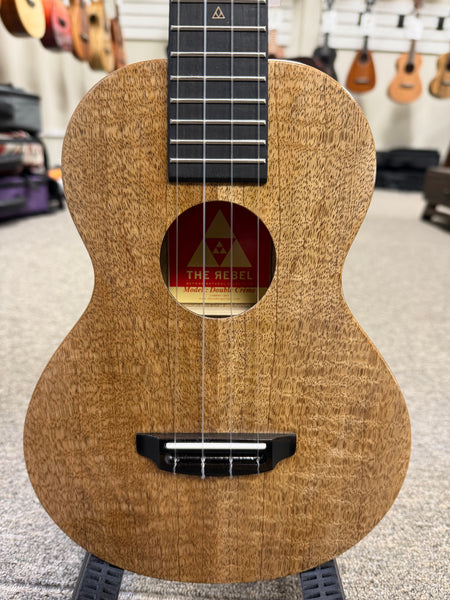 Rebel Double Creme Solid Mango Concert Ukulele w/Case - Matte Finish