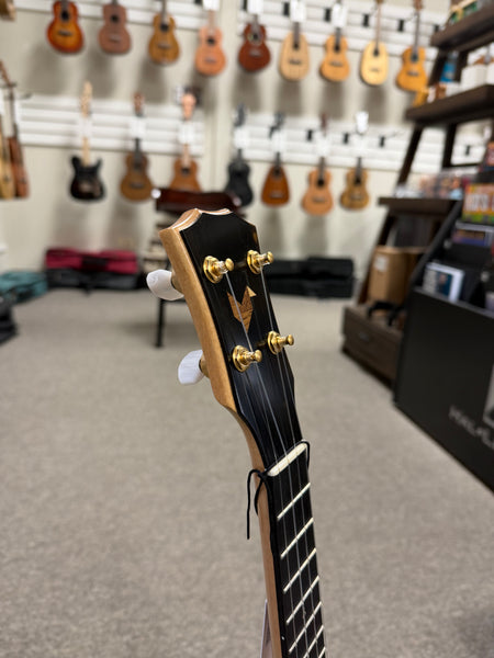 Rebel Double Creme Solid Mango Concert Ukulele w/Case - Matte Finish