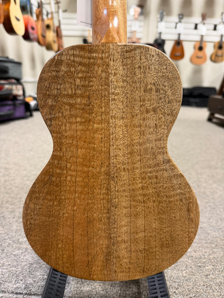 Rebel Double Creme Solid Mango Concert Ukulele w/Case - Matte Finish