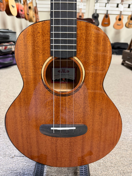 KALA KA-CT-SMH-BG Solid Mahogany Baritone Ukulele w/Case - Contour Series