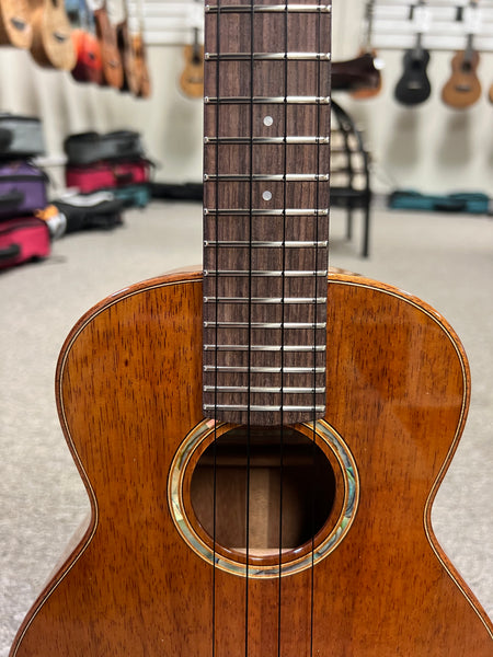 aNueNue AKK2 Solid Koa Concert Ukulele w/Case