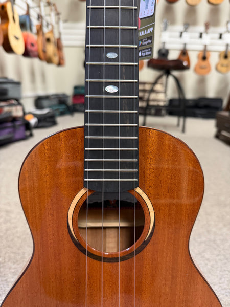 KALA KA-CT-SMH-TG Solid Mahogany Tenor Ukulele W/Case - Contour Series