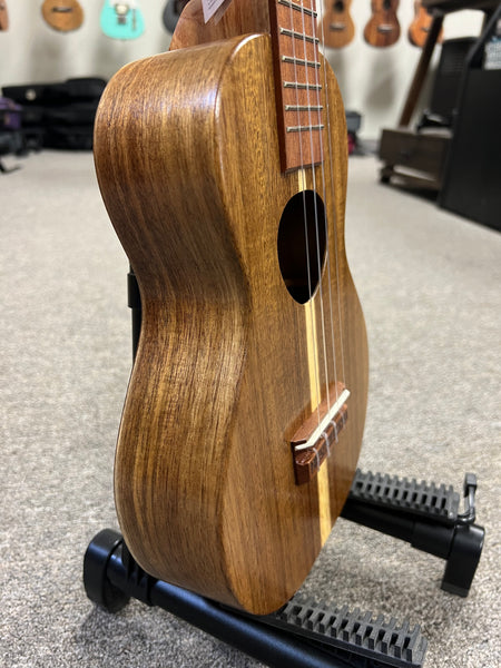 KoAloha KCO-10 Solid Acacia Opio Concert Ukulele w/Case