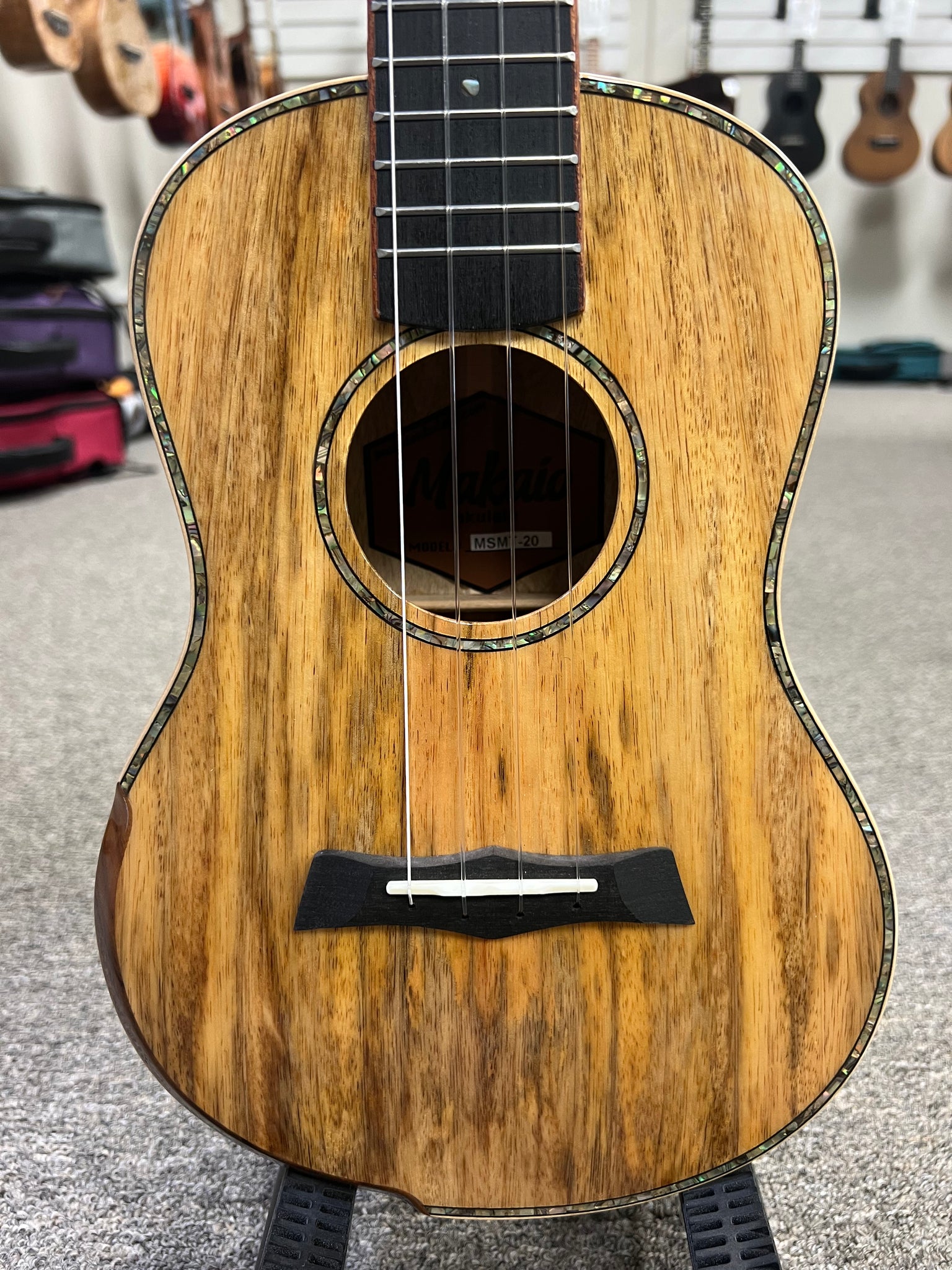 Makaio MSMT-20 Solid Spalted Mango Tenor Ukulele w/Case - Comfort Armrest #2