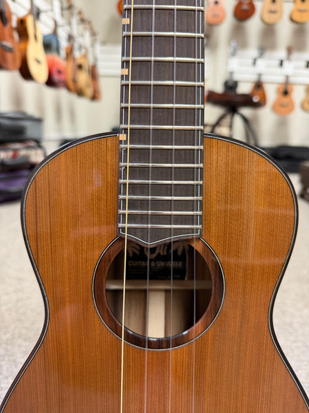 Oli L2-TCR Solid Cedar/Rosewood Tenor Ukulele w/Case