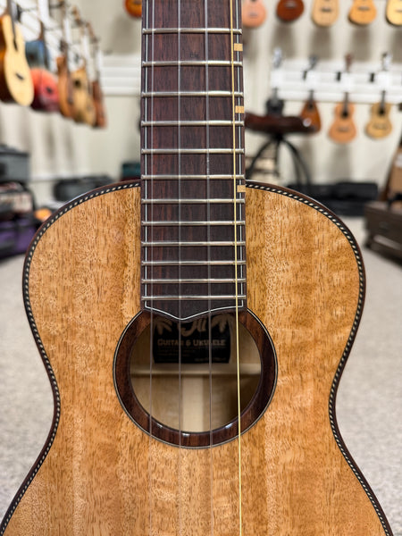 Oli X1SP-TMG-LH Left Handed Solid Mango Tenor Ukulele w/Case - Lefty