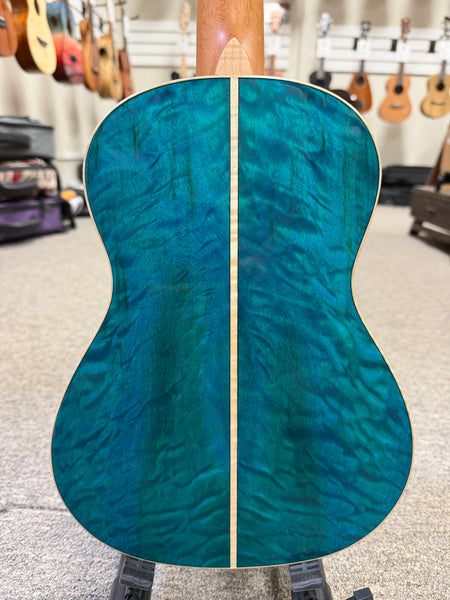 Oli L2-TQM-BL Solid Quilted Maple Ocean Blue Tenor Ukulele w/Case