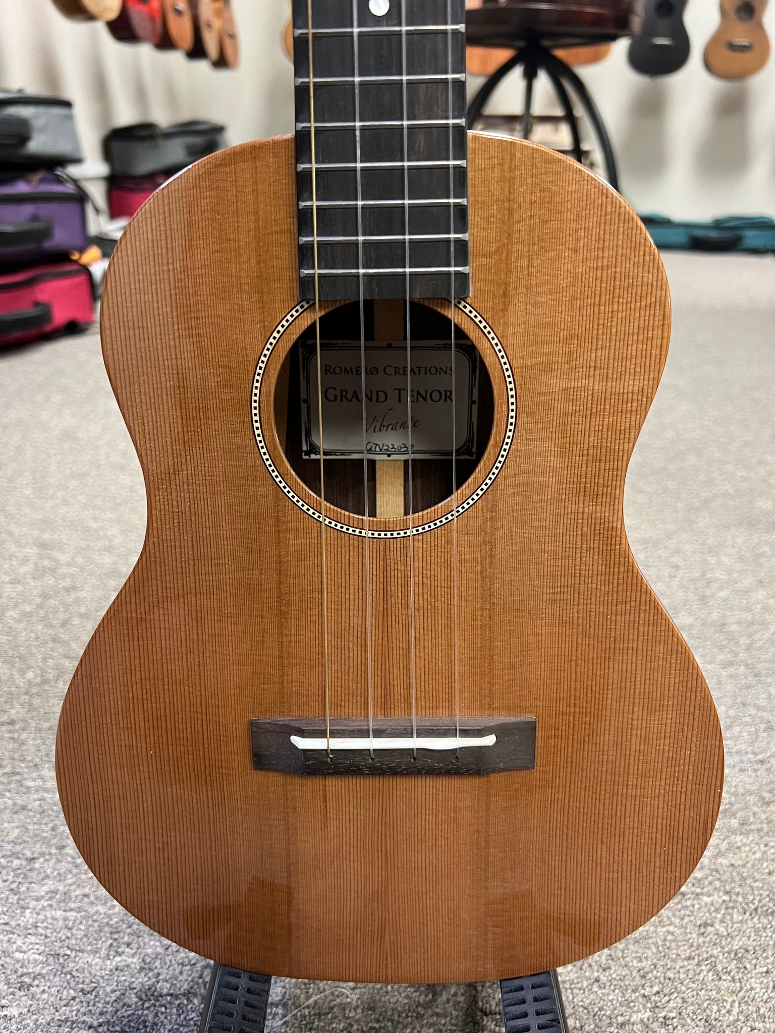Romero Creations Solid Cedar/Pau Ferro Vibrante Grand Tenor Ukulele w/Case - GT-V-CP