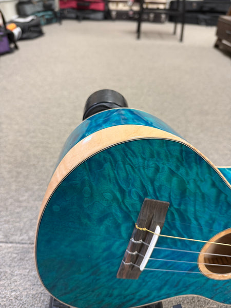 Oli L2-TQM-BL Solid Quilted Maple Ocean Blue Tenor Ukulele w/Case