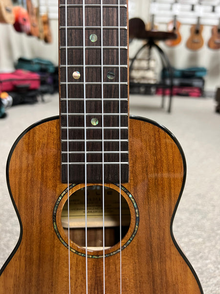 KUMU SQ-35 Koa Soprano Long Neck Ukulele w/Case