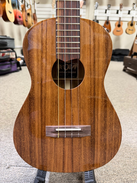 Oli L-BA Solid Acacia Baritone Ukulele w/Case