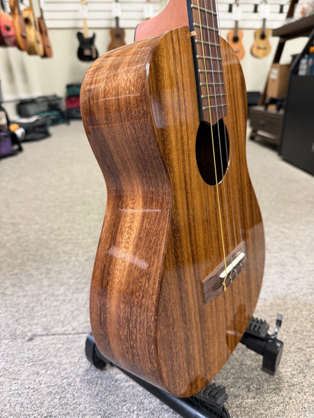 Oli L-BA Solid Acacia Baritone Ukulele w/Case