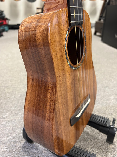 Romero Creations Solid Phoenix Tiny Tenor Dreadnought Ukulele w/Case - TTD-P - Limited Edition