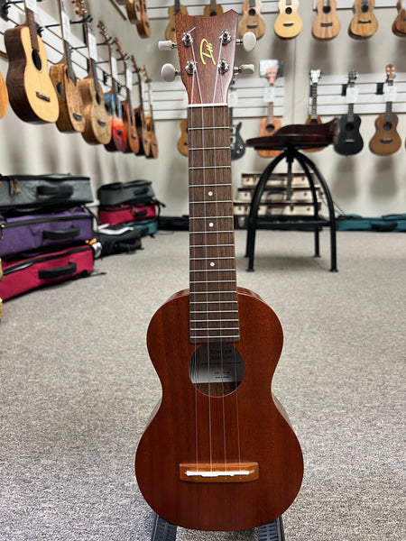 Romero Creations Daniel Ho Vintage Soprano Ukulele w/Case