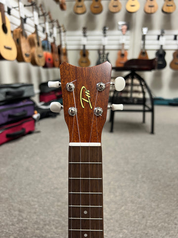 Romero Creations Daniel Ho Vintage Soprano Ukulele w/Case