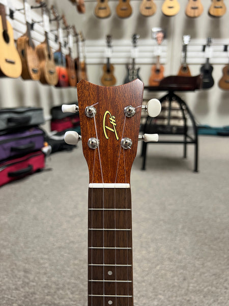 Romero Creations Daniel Ho Vintage Soprano Ukulele w/Case