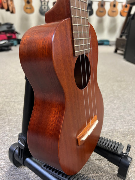 Romero Creations Daniel Ho Vintage Soprano Ukulele w/Case