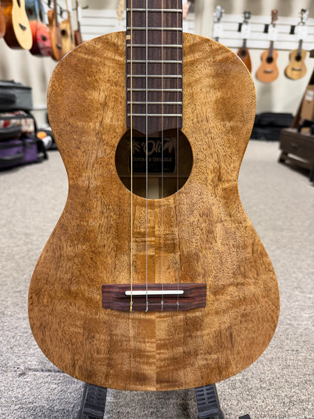 Oli L-BMG Solid Mango Baritone Ukulele w/Case