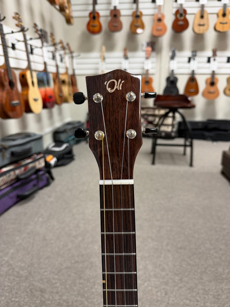 Oli L-BMG Solid Mango Baritone Ukulele w/Case